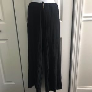 Black pleated pants